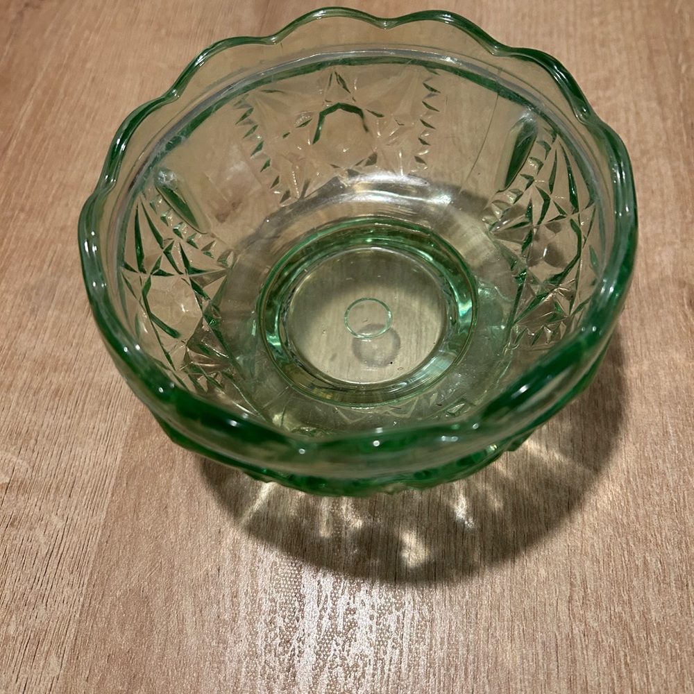 Green Glass Trinket Dish - Picture 8 of 8